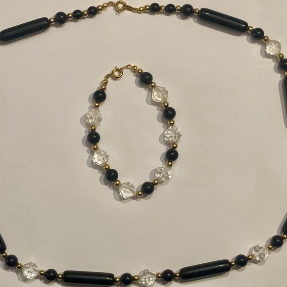 Vintage Jewelry Lot - Most Signed Trifari- Monet- Sarah Cov- Avon-Blanco 12 pcs - Picture 10 of 12